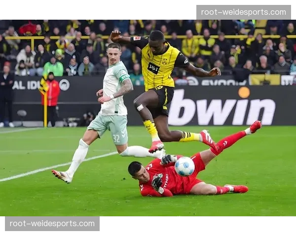 瓦伦西亚失球数联赛第二多 后防伤病潮加剧保级压力