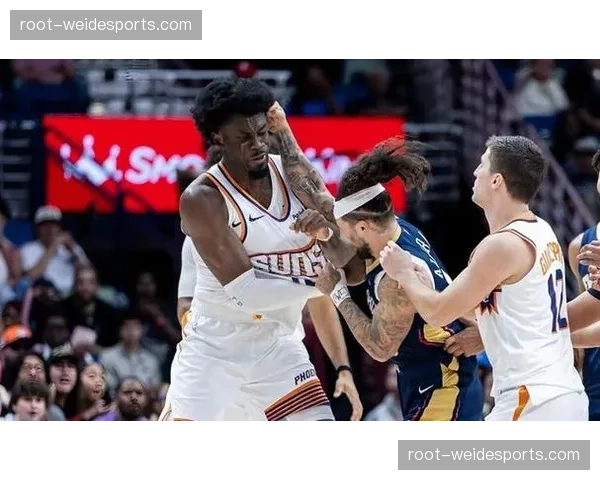 雷霆轻取鹈鹕但赛后爆发冲突 联盟办公室将审查事件经过 雷霆轻取鹈鹕但赛后爆发冲突 联盟办公室将审查事件经过